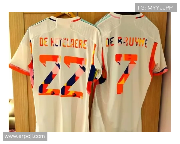 以足球巨星为灵感探寻运动与时尚完美融合的模特新风尚