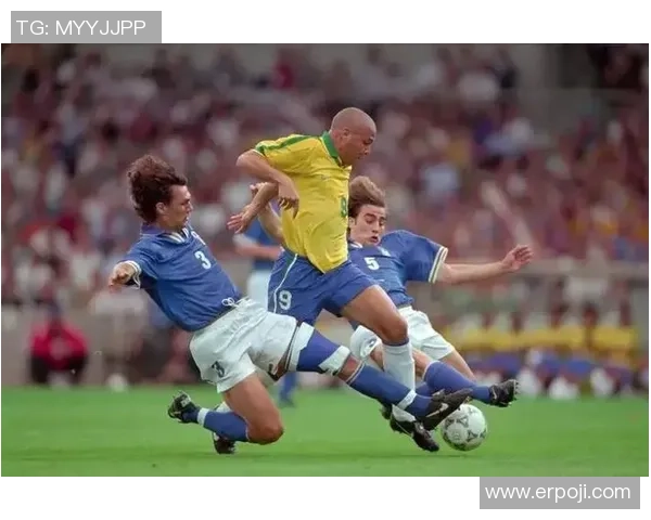 全球著名足球球星经典瞬间与辉煌成就精彩合集