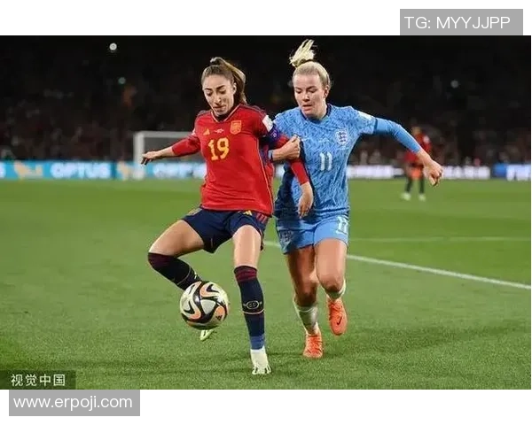 喜欢梅西的国外女足球星如何看待他对足球的影响与激励作用