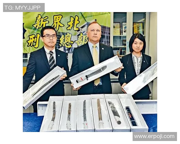 足球巨星的隐秘人生：黑帮保镖背后的危险与荣耀交织故事