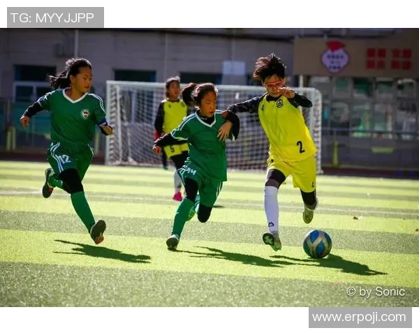 足球巨星齐聚南京 展现绿茵风采 引领城市体育新风潮